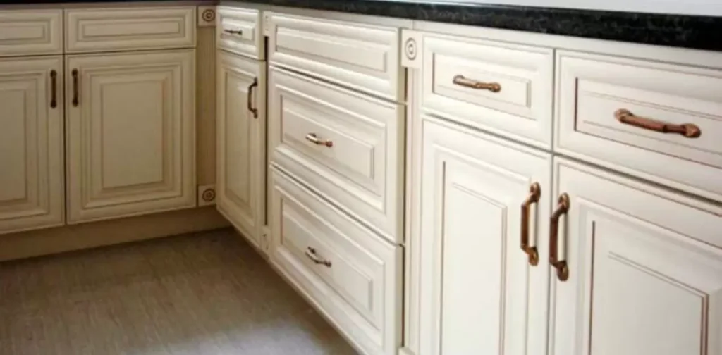 Inspect Those Cabinets! (What to Look For)